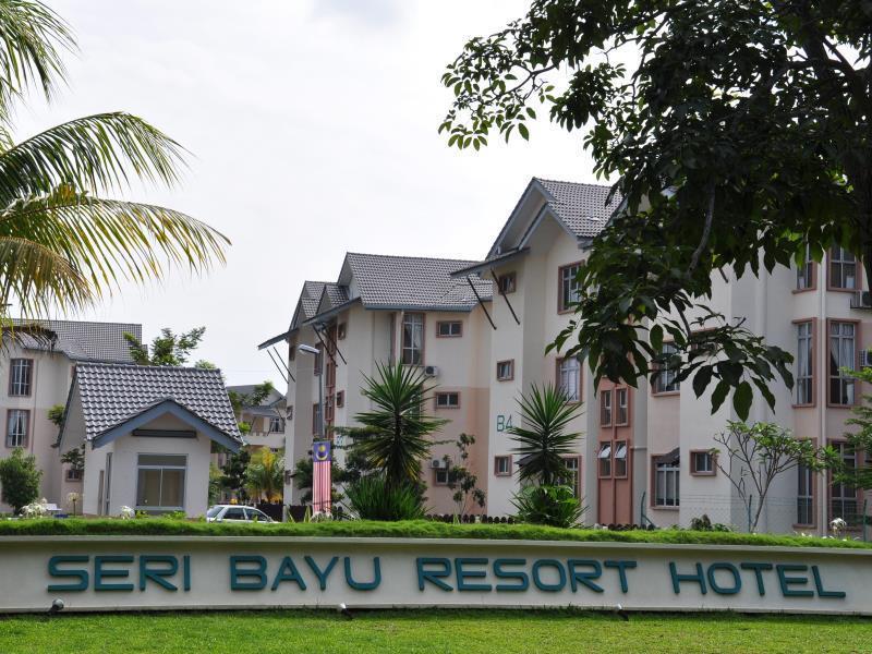 Seri Bayu Resort Hotel Sungai Pelek Экстерьер фото