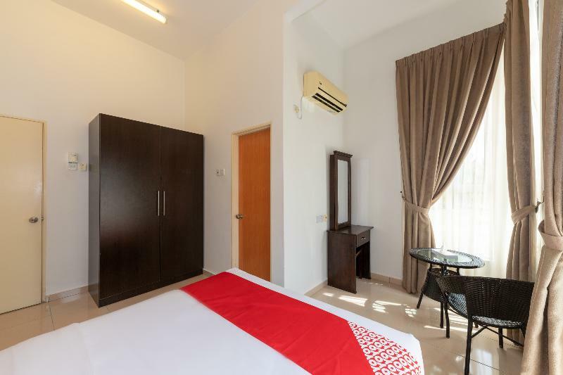 Seri Bayu Resort Hotel Sungai Pelek Экстерьер фото